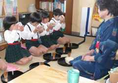 お茶のお稽古の画像