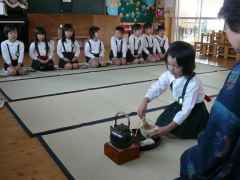 お茶会の練習の画像