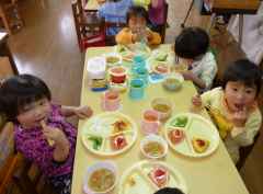 誕生会のお楽しみ給食の画像